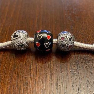 SOLD🔥Disney Charms (Bundle)